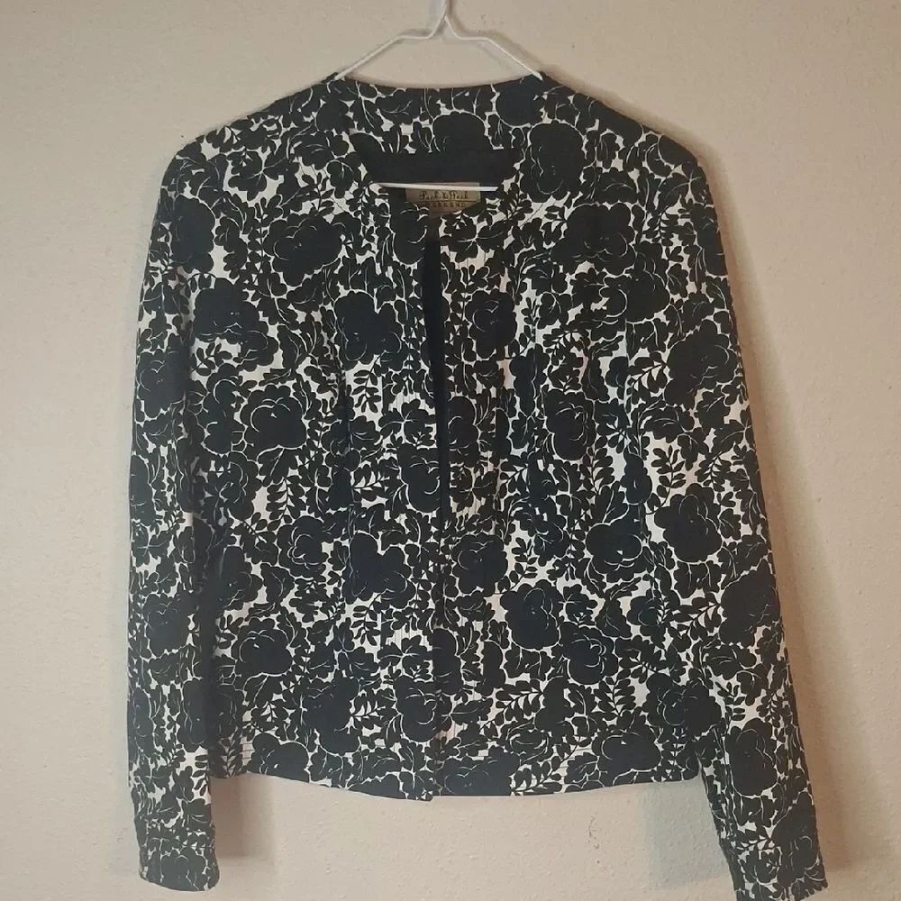 Peck & Peck Weekend Black and White Blazer size 8